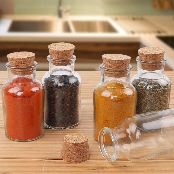 glass spice jar with plug
